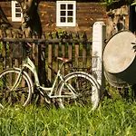 Olederska Zagroda Pracownia Летний дом Boruja